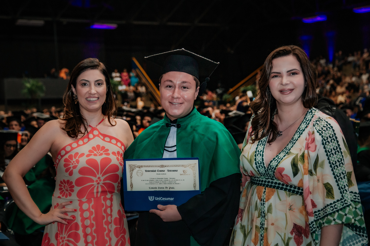 Fotografia de Formatura por André Bertogna — Colação de Grau Leonardo, foto 6 de 8